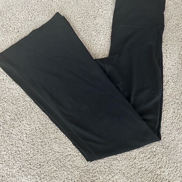 New without Tags Athleta Elation Flare Pants S - Picture 2 of 2